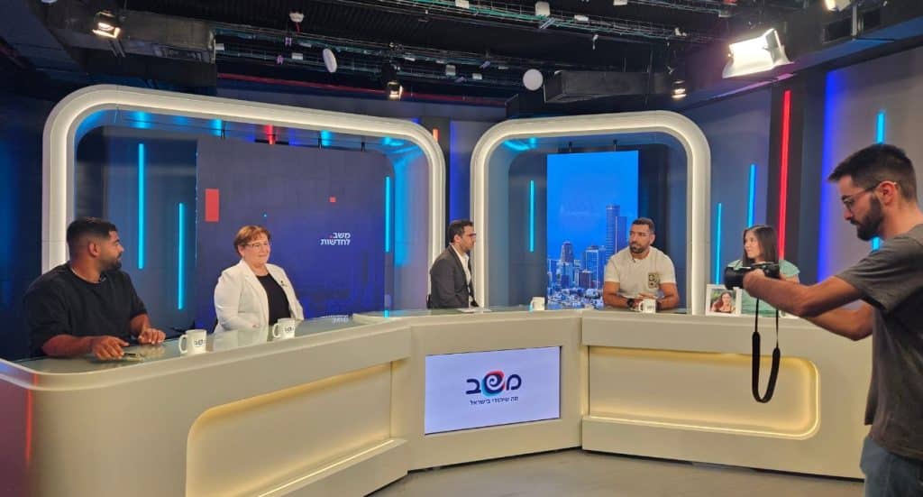 פאנל באולפן